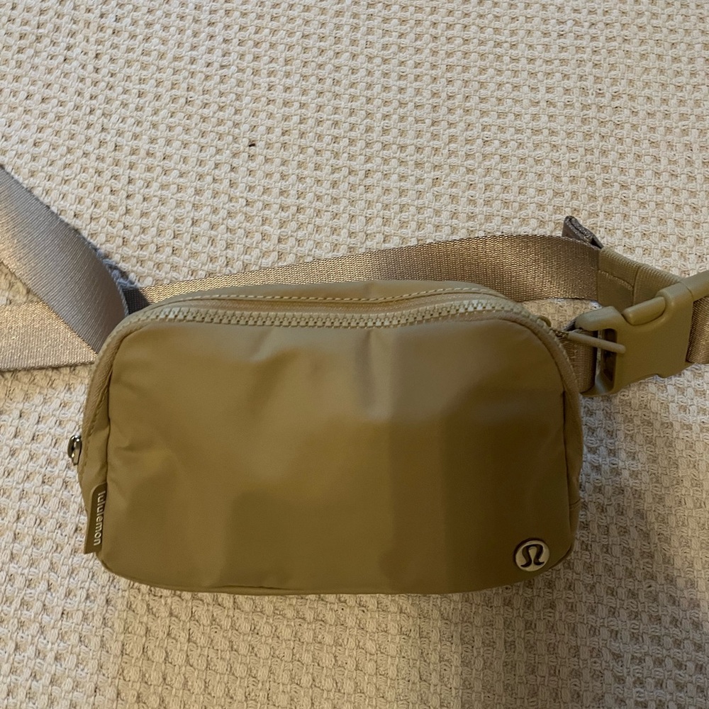 Lululemon belt bag